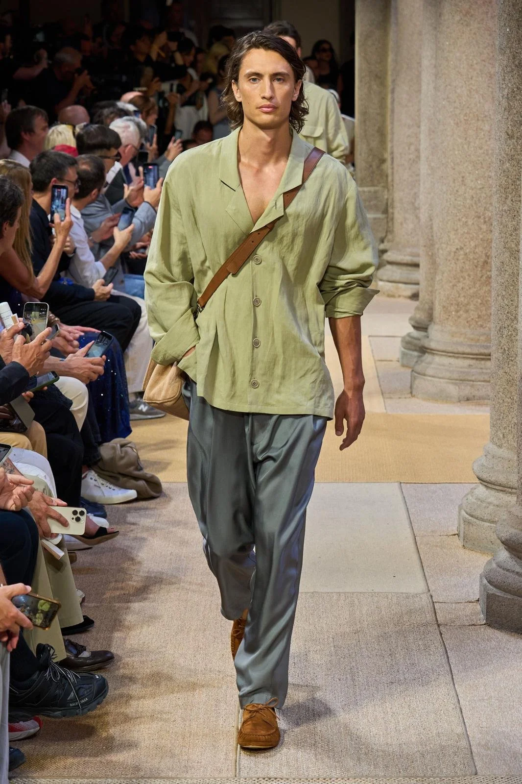 Giorgio Armani イタリア製 シルク サルエルパンツ N1117 GIORGIO ARMANI SS27 - SHOW REPORT - BTB DIGITAL —